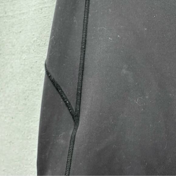 Lululemon In Movement 7/8 Tight *Everlux 25" in Solid Black size 6 - Picture 15 of 16